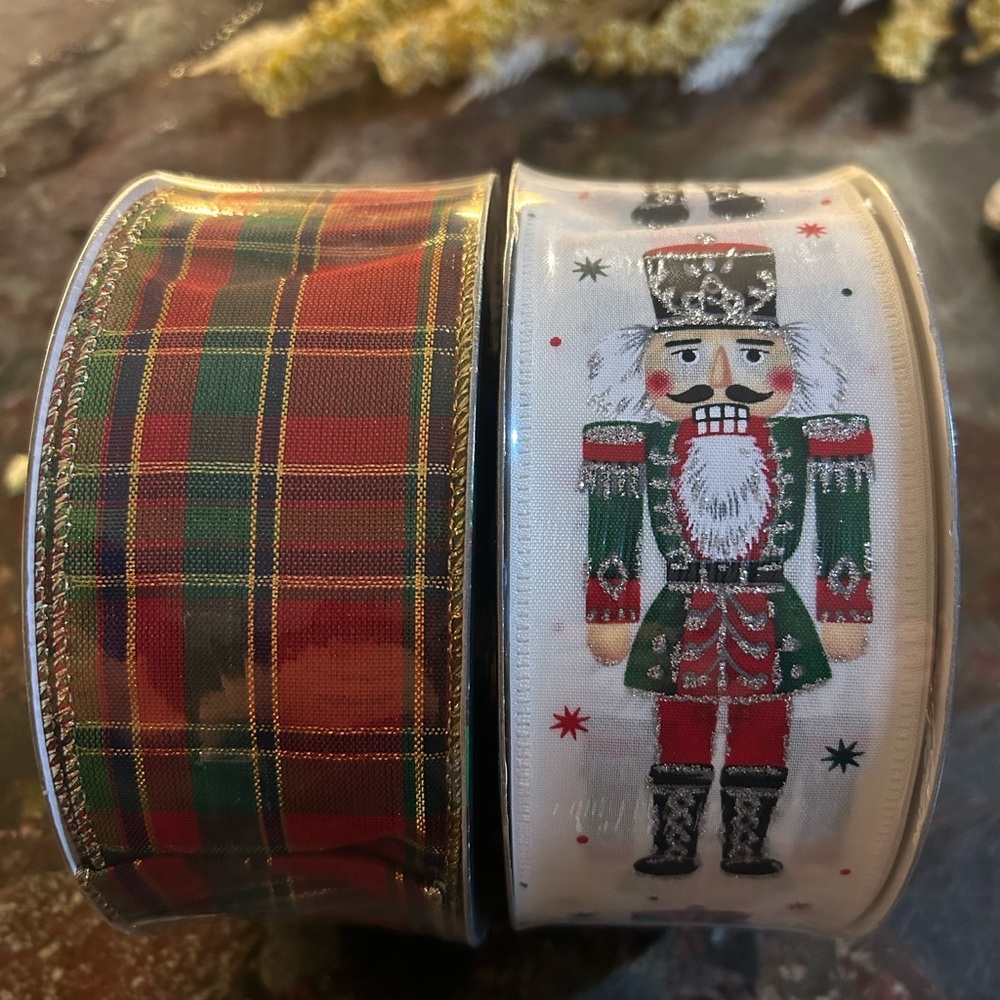 Festive Nutcracker and Plaid Ribbon Set Christmas Decor